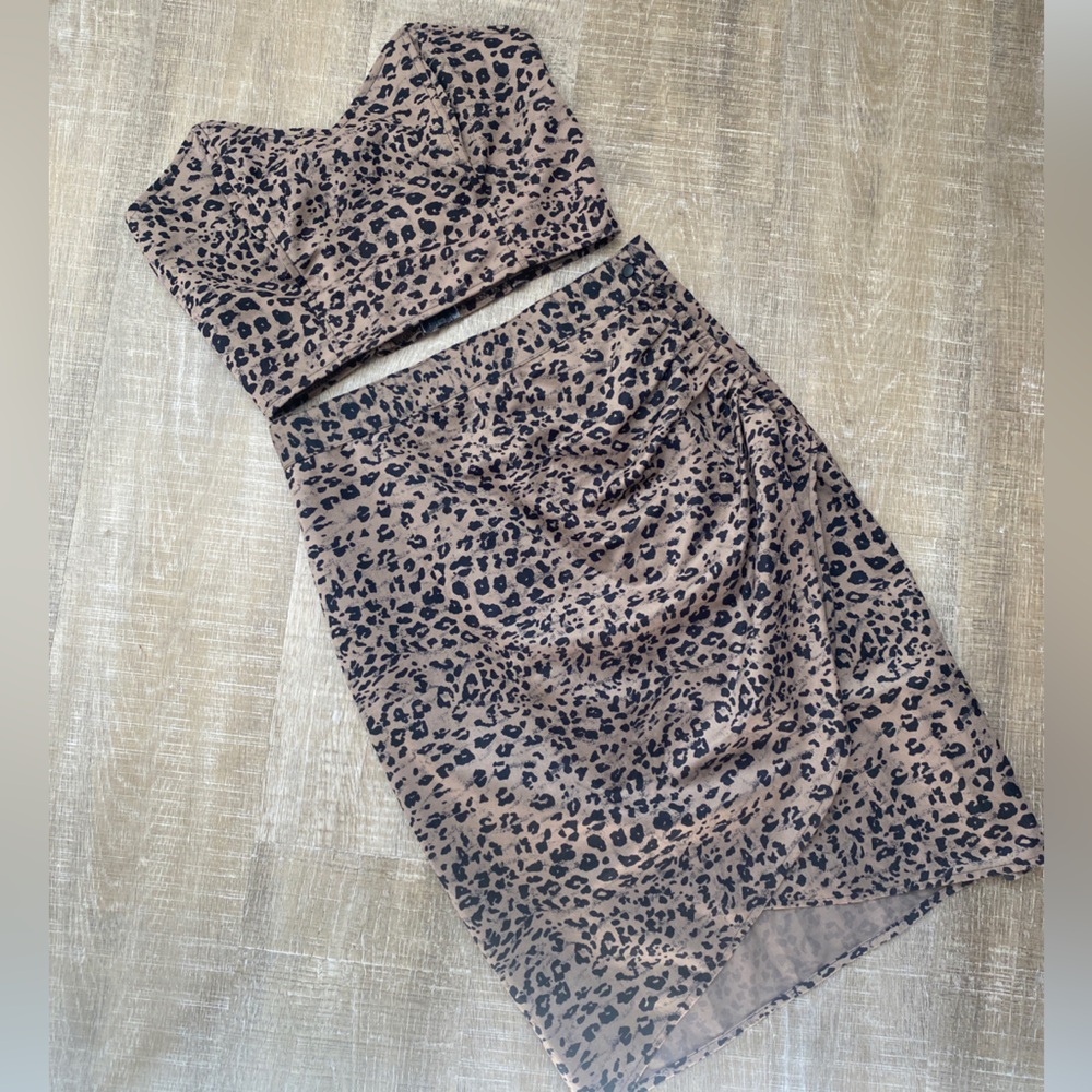 VINTAGE 80s | La Belle Skirt Set 2 Pc Crop Top & Pencil Skirt - Leopard Print